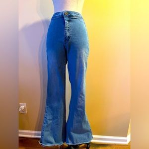 Coeur de vague flare jeans.